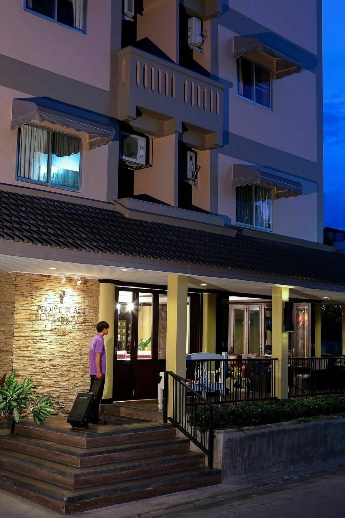 People Place Classic Hotel Sha Extra Plus Chiang Mai Extérieur photo